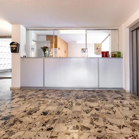 Utoring Hohe Promenade 109 *